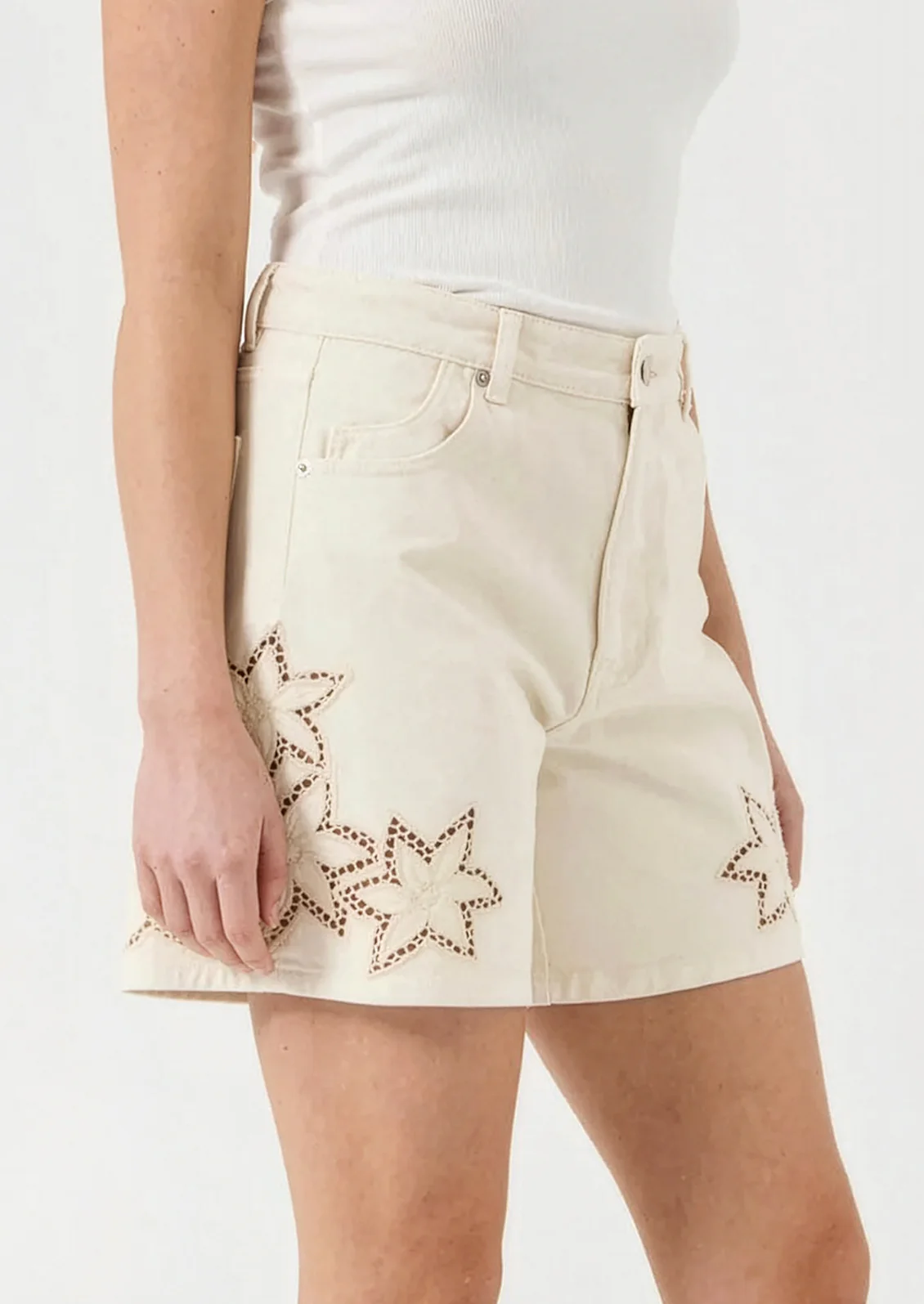 90's Relaxed Short in Bloom - Image 3