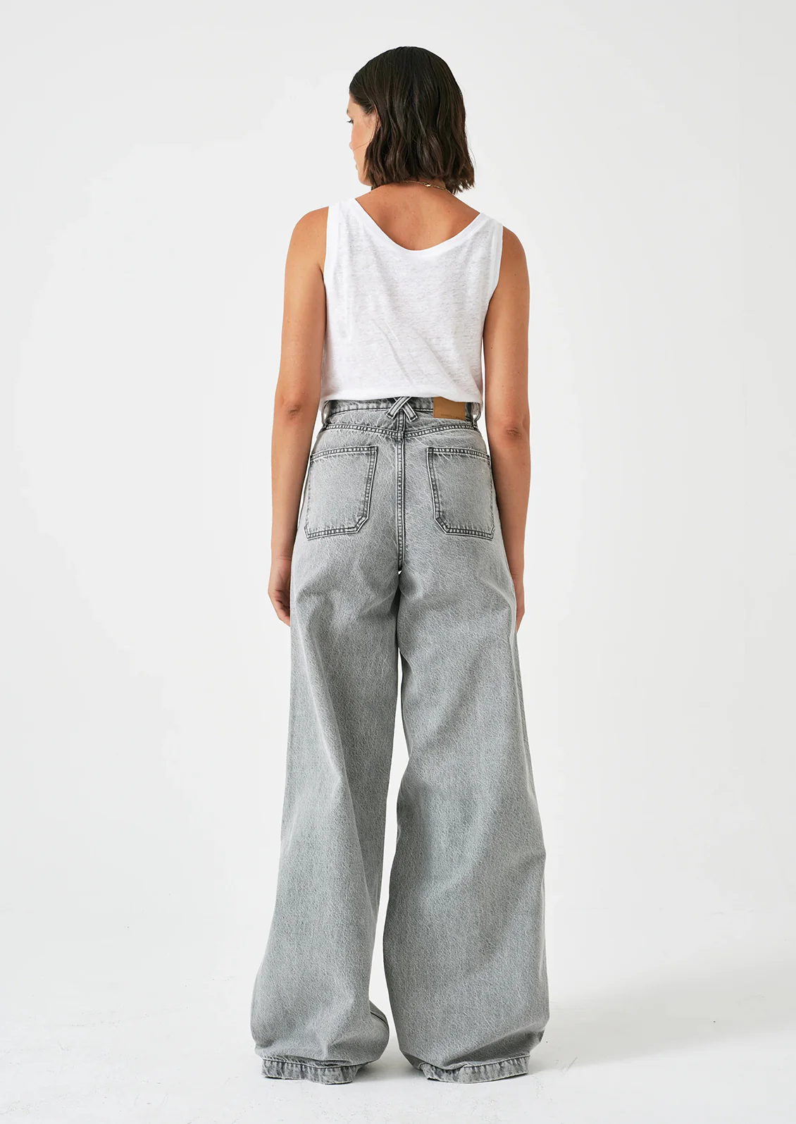 Bay Jean in Silver Lining - Image 4
