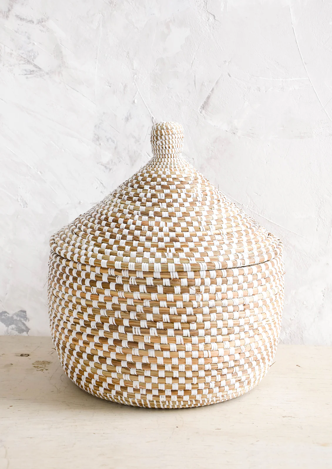 Blanca Lidded Sweetgrass Basket - Image 2