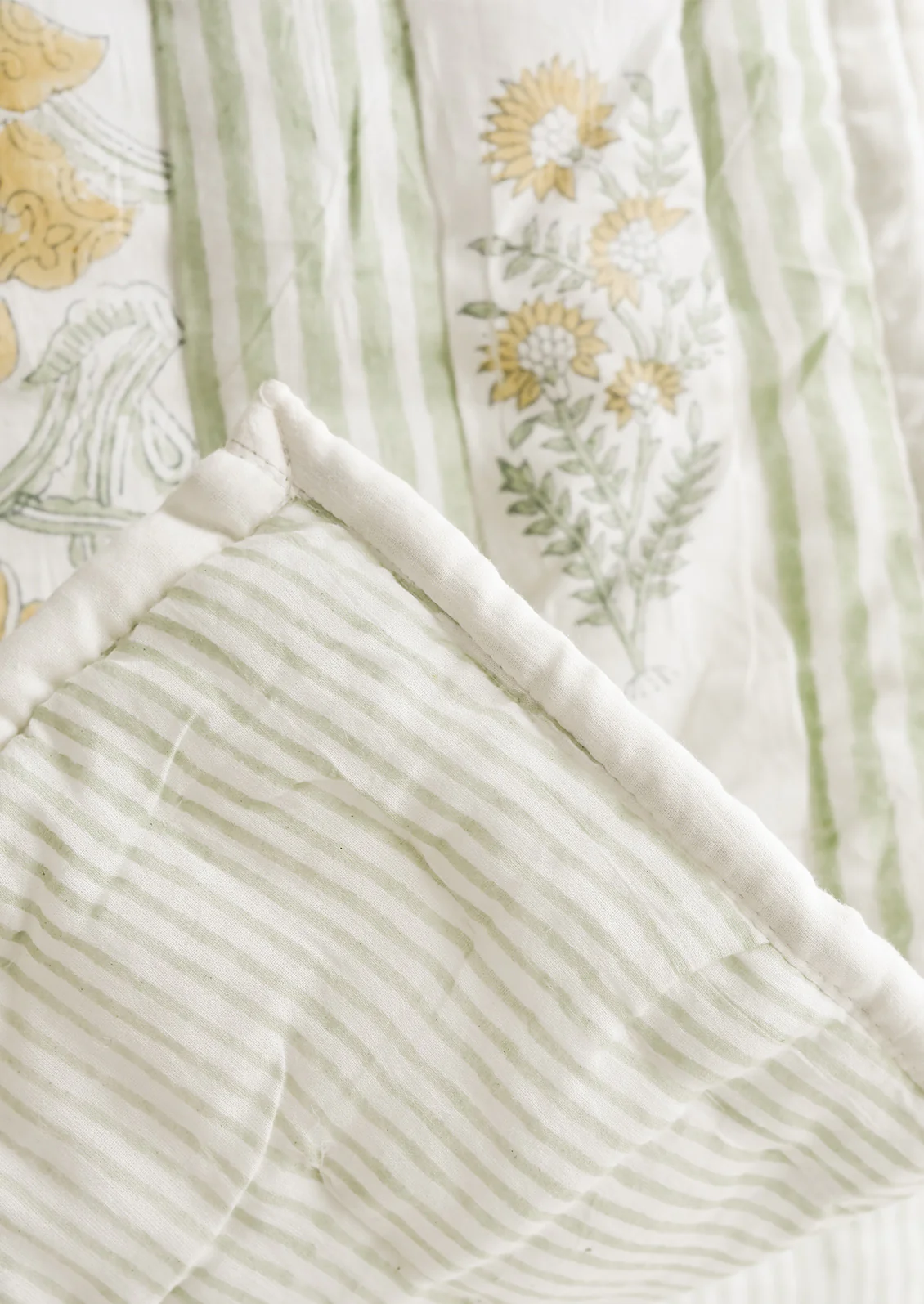 Botanica Cotton Quilt - Image 2