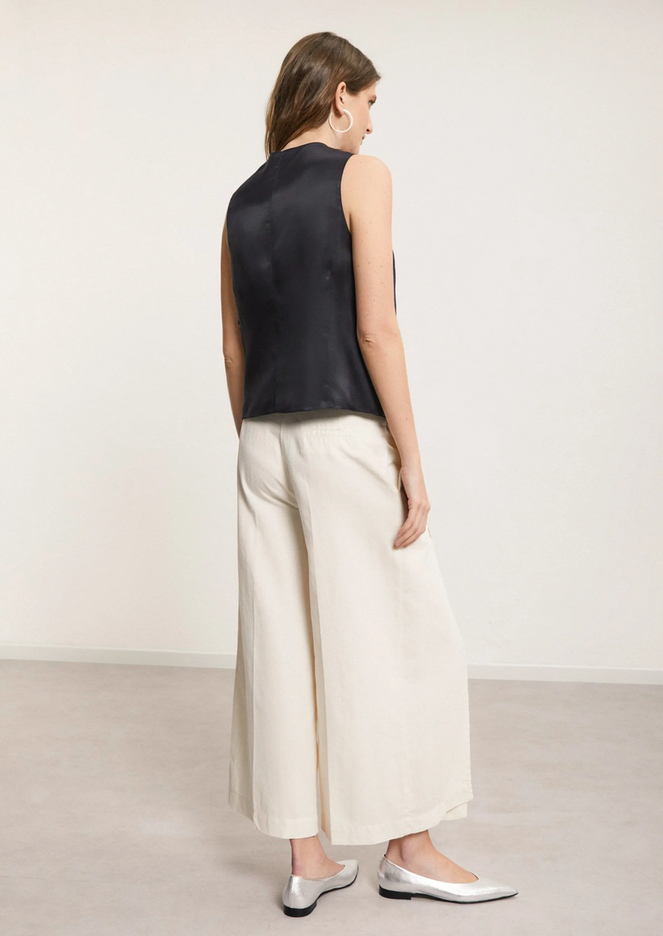 Split Leg Cotton-Linen Pant - Image 3
