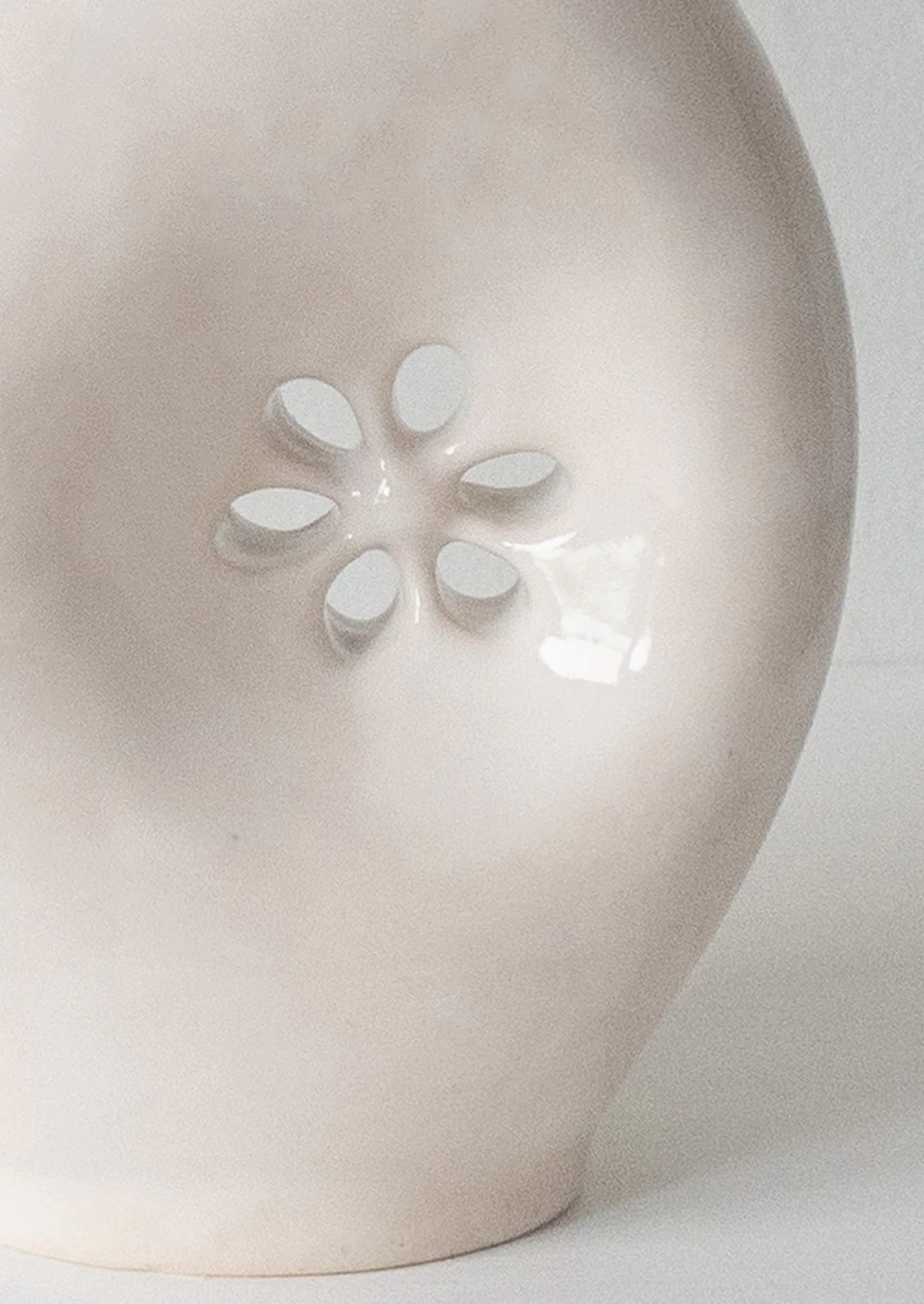 Daisy Ceramic Vase - Image 3