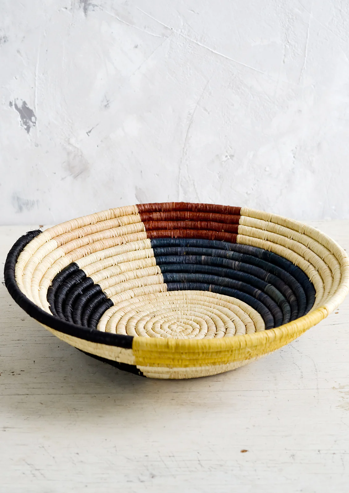 Felix Colorblock Raffia Bowl - Image 2