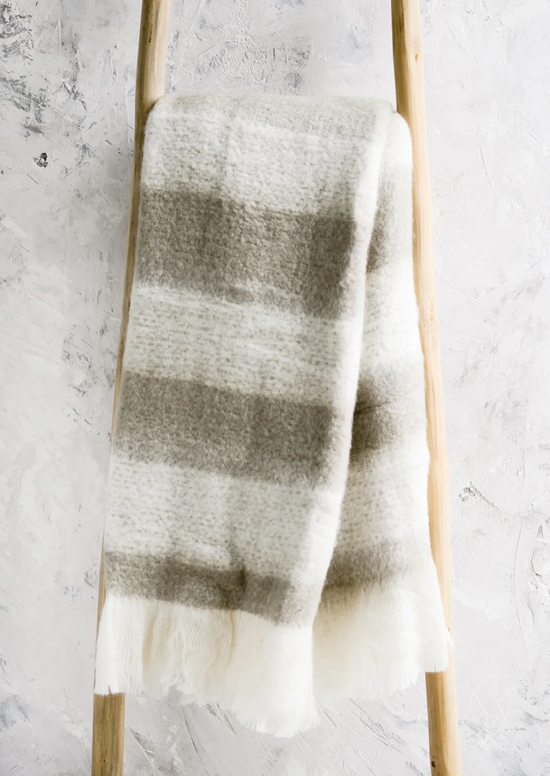 Flur Throw Blanket - Image 3