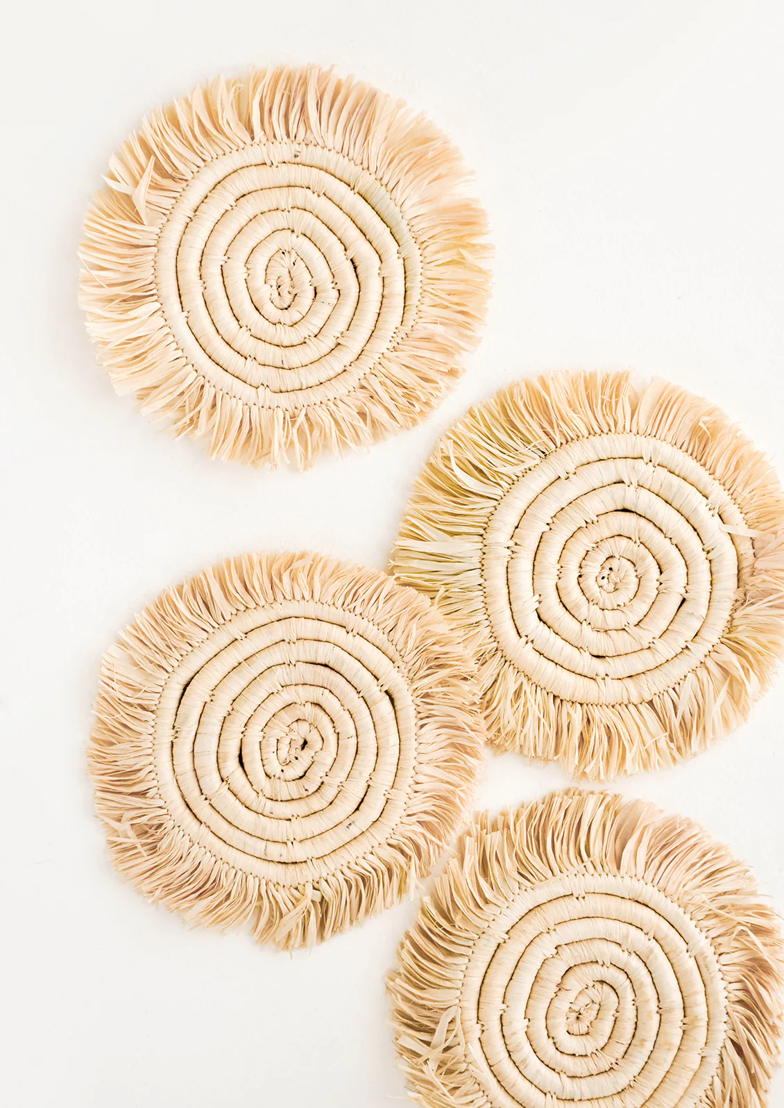 Fringed Raffia Coaster Set - Image 3