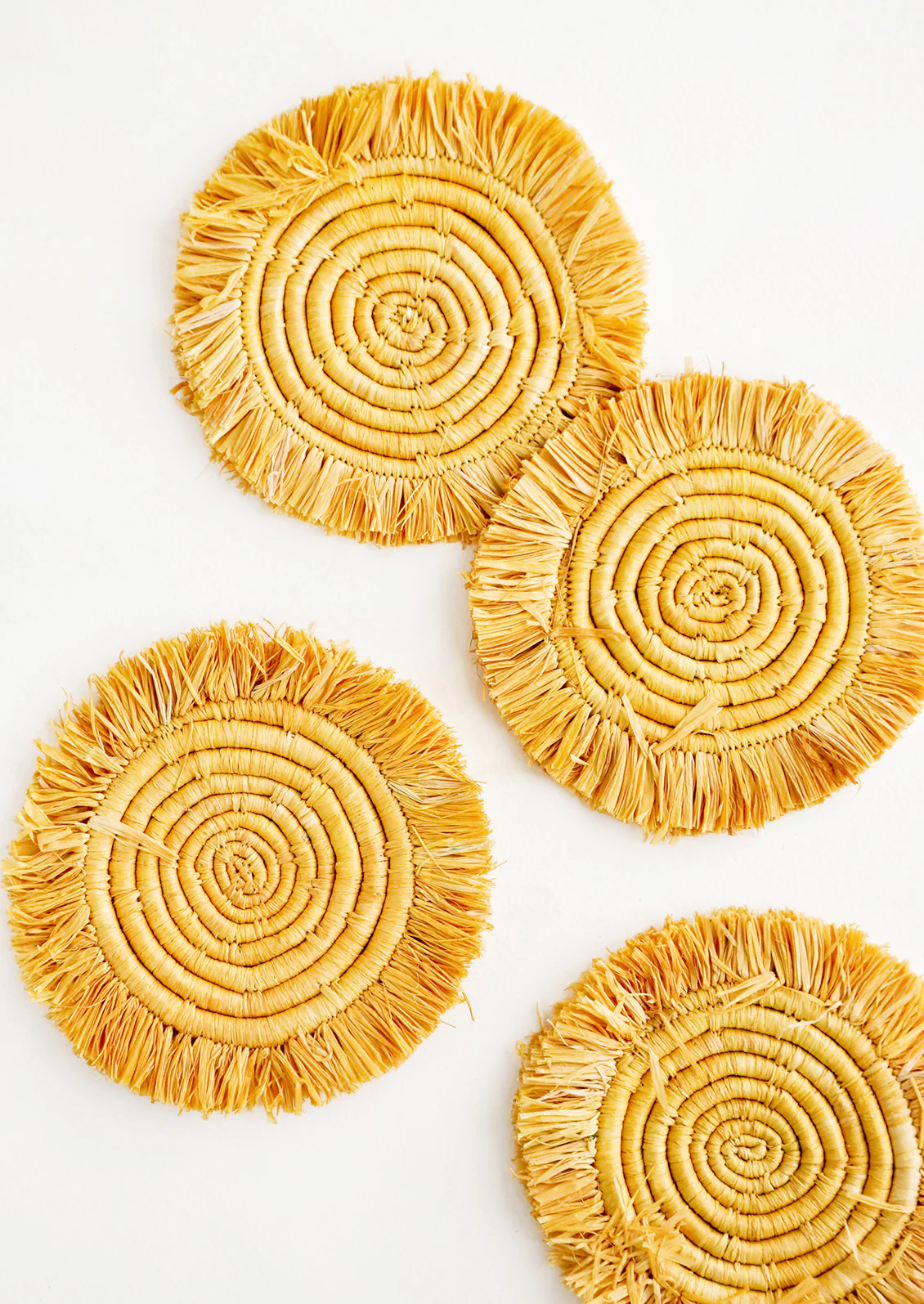 Fringed Raffia Coaster Set - Image 4