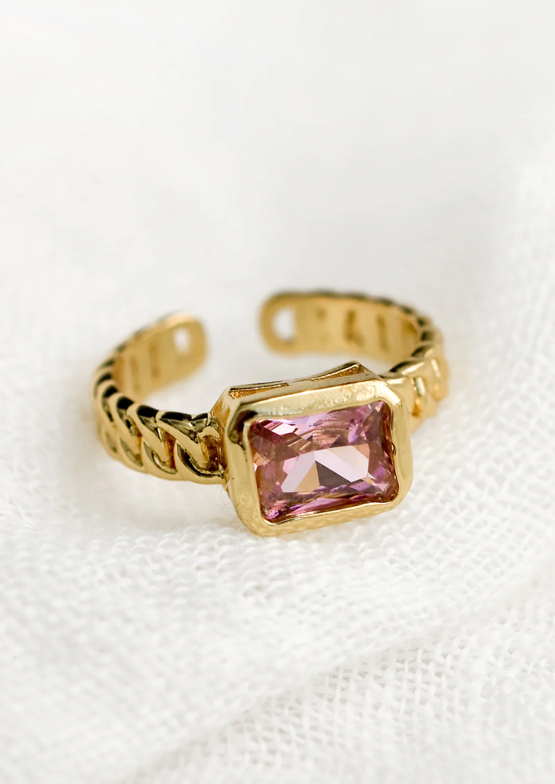 Gem Chainlink Ring