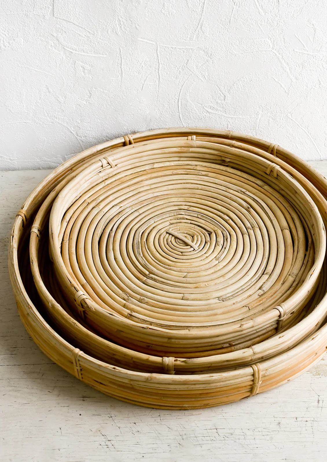 Geneva Round Rattan Tray - Image 4