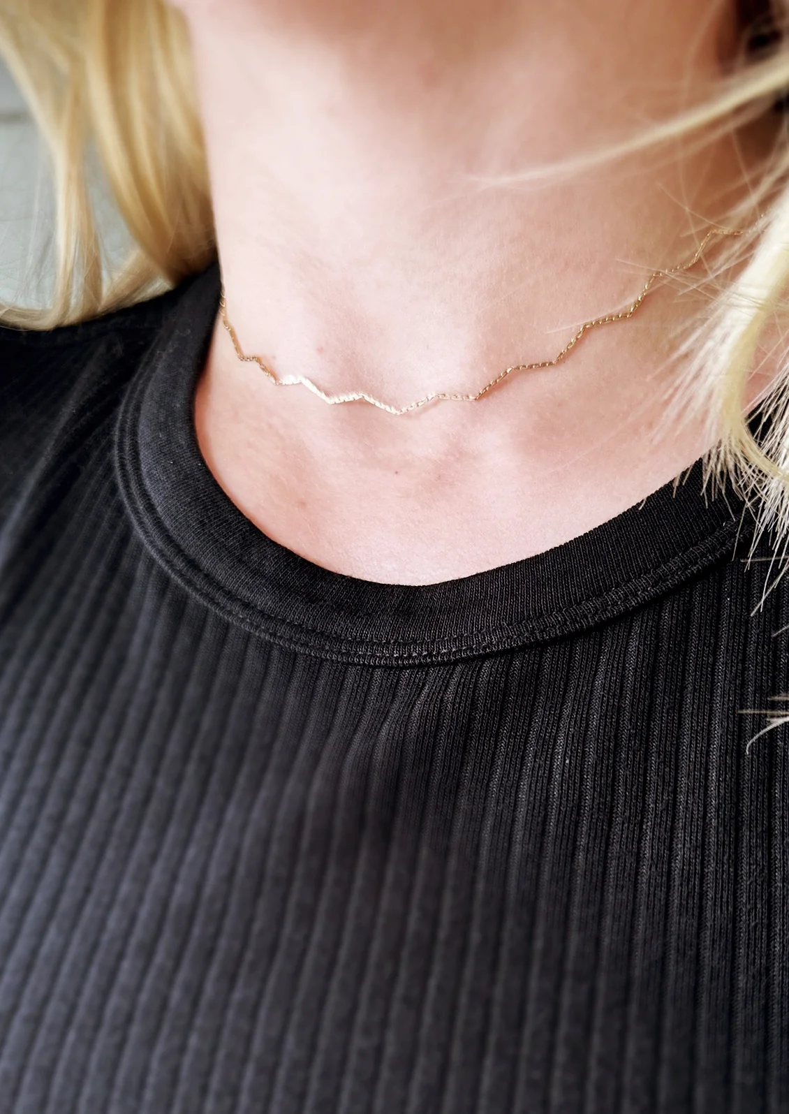 Glinting Zigzag Choker - Image 2