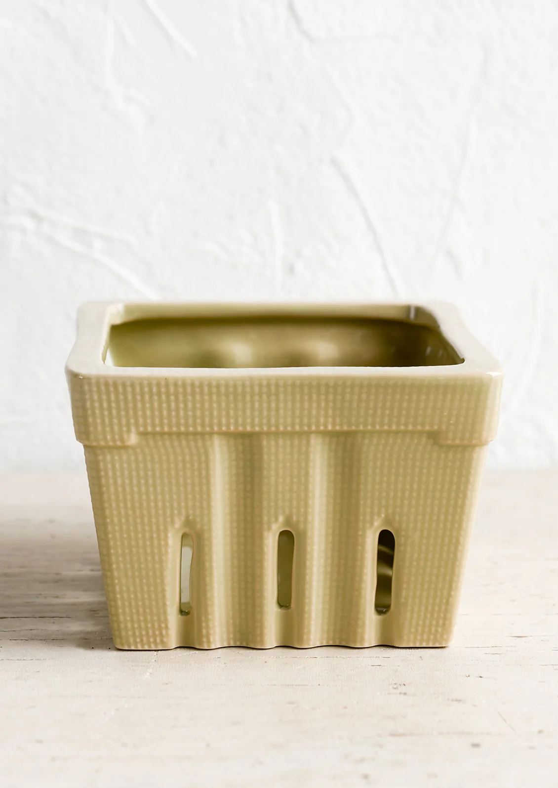 Grove Ceramic Berry Basket - Image 3