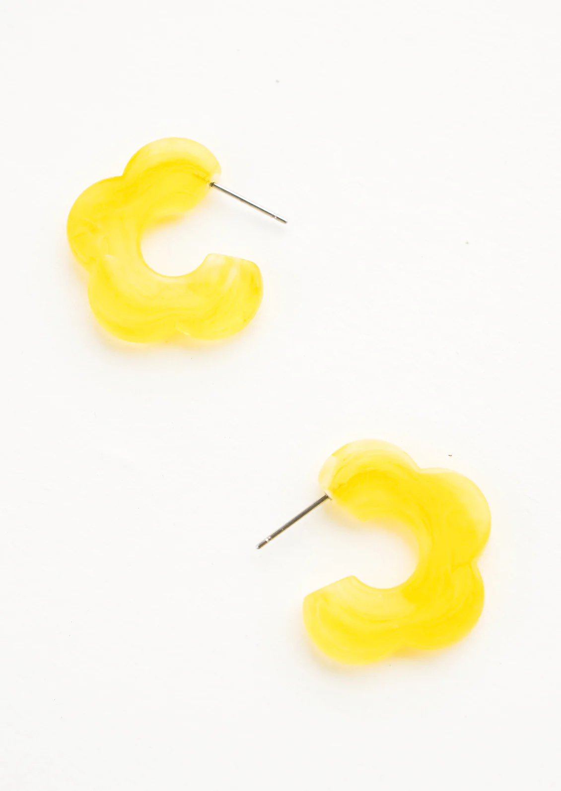 Lilo Flower Earrings - Image 5