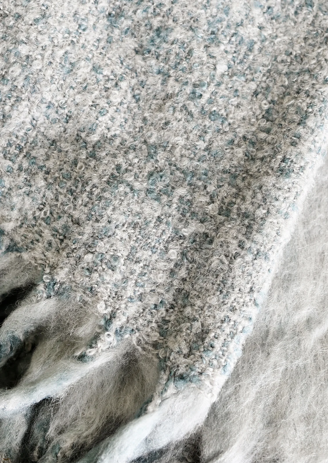 Minerale Throw Blanket - Image 2