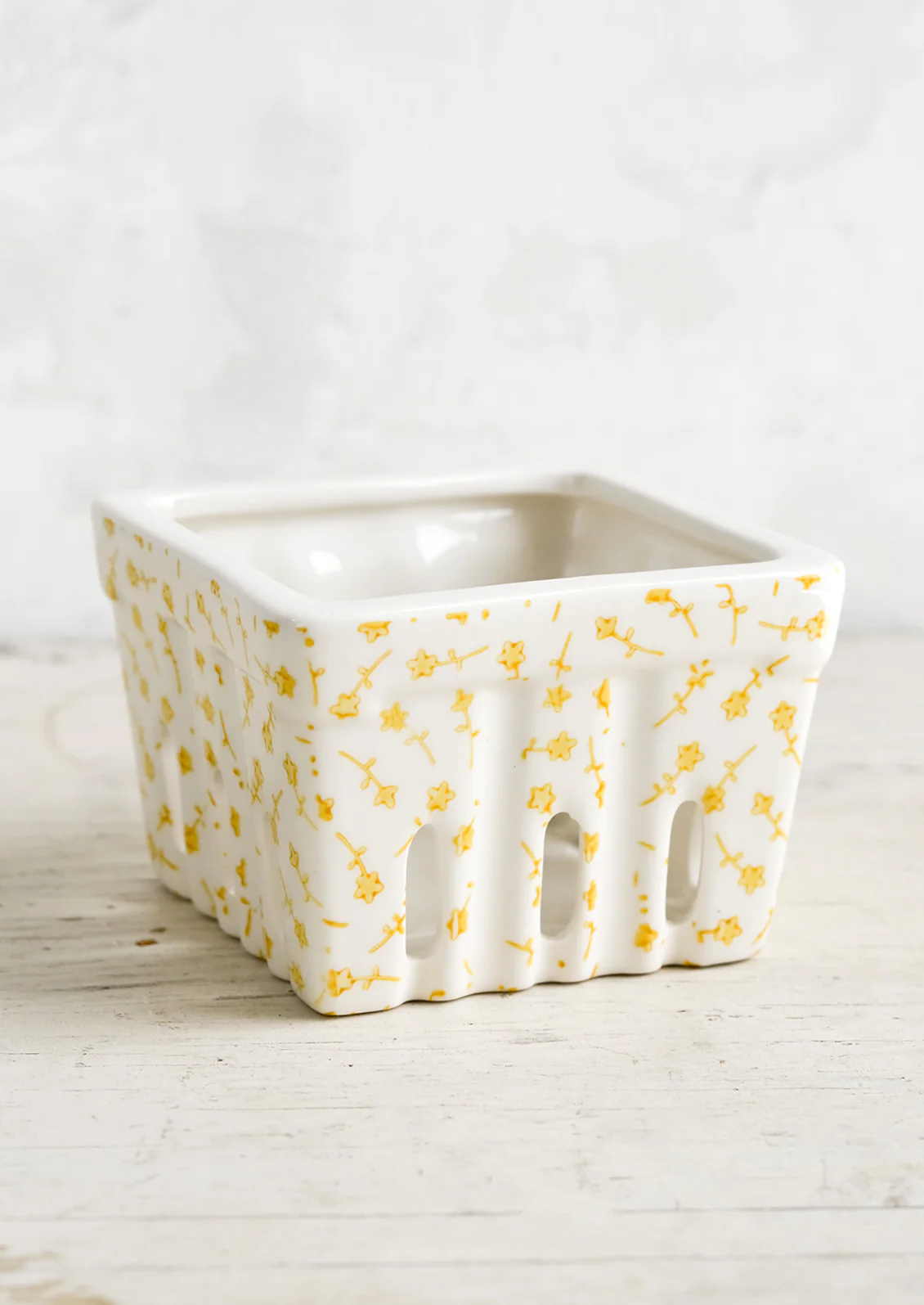 Motif Ceramic Berry Basket - Image 4