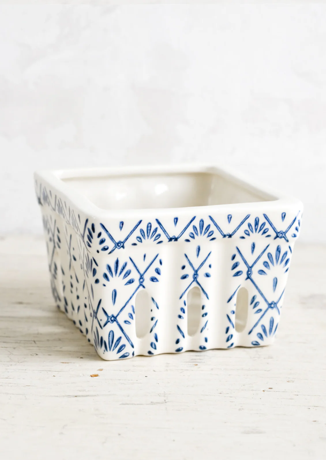 Motif Ceramic Berry Basket - Image 5