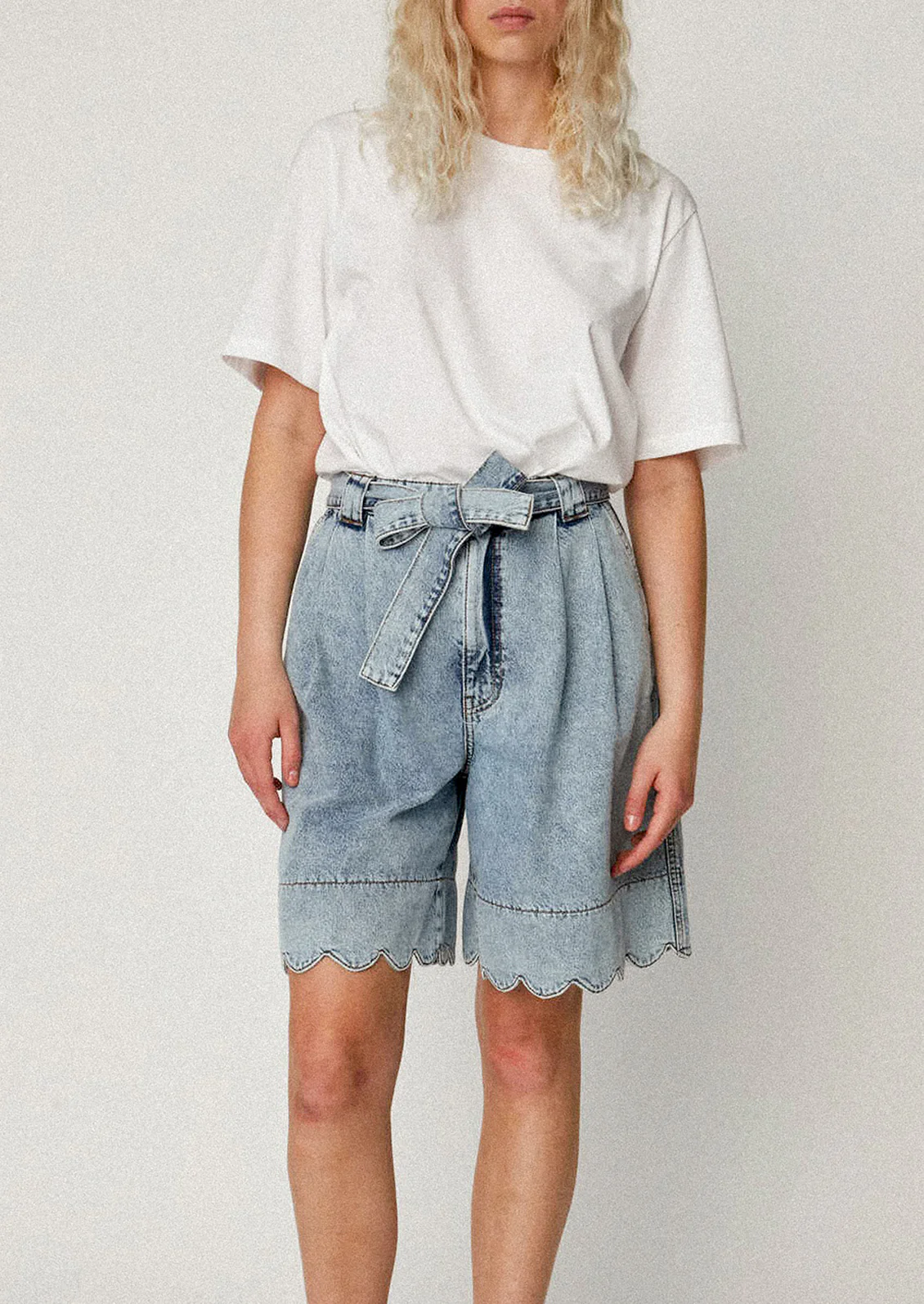 Scallop Hem Denim Shorts - Image 3