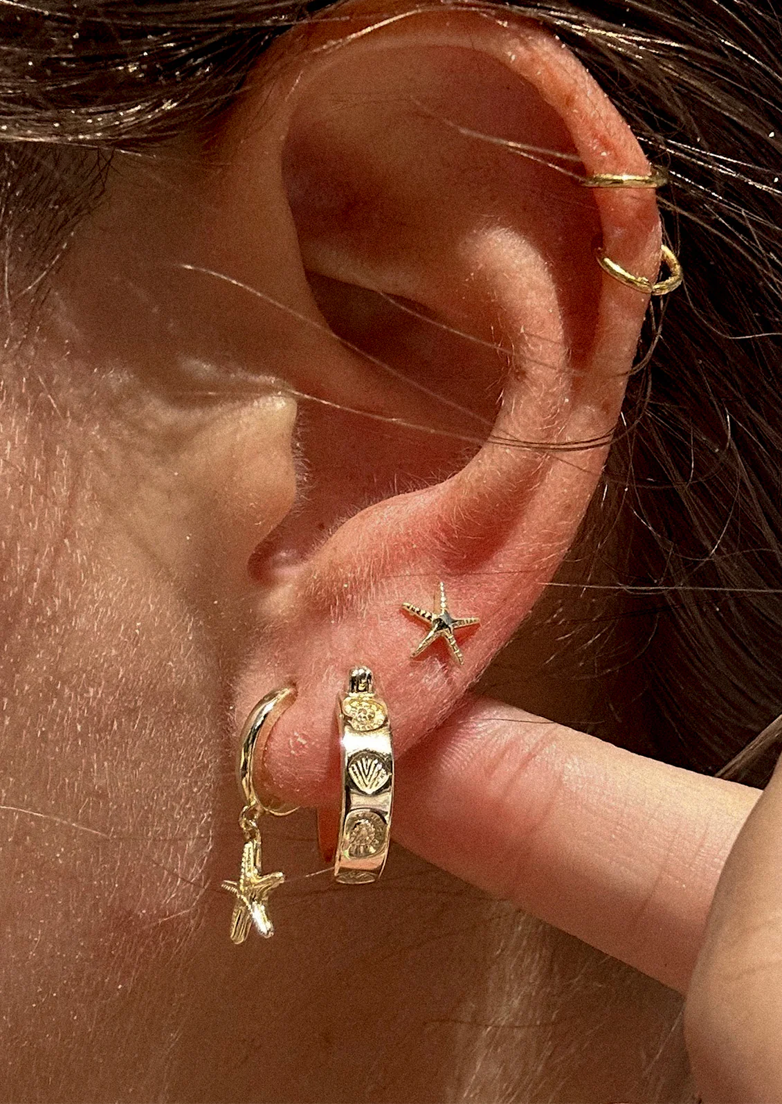 Shell Imprint Hoop Earrings - Image 2