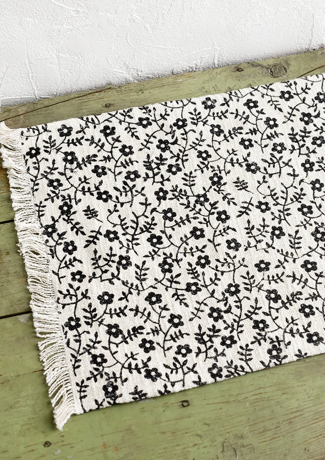 Silhouetted Floral Placemat