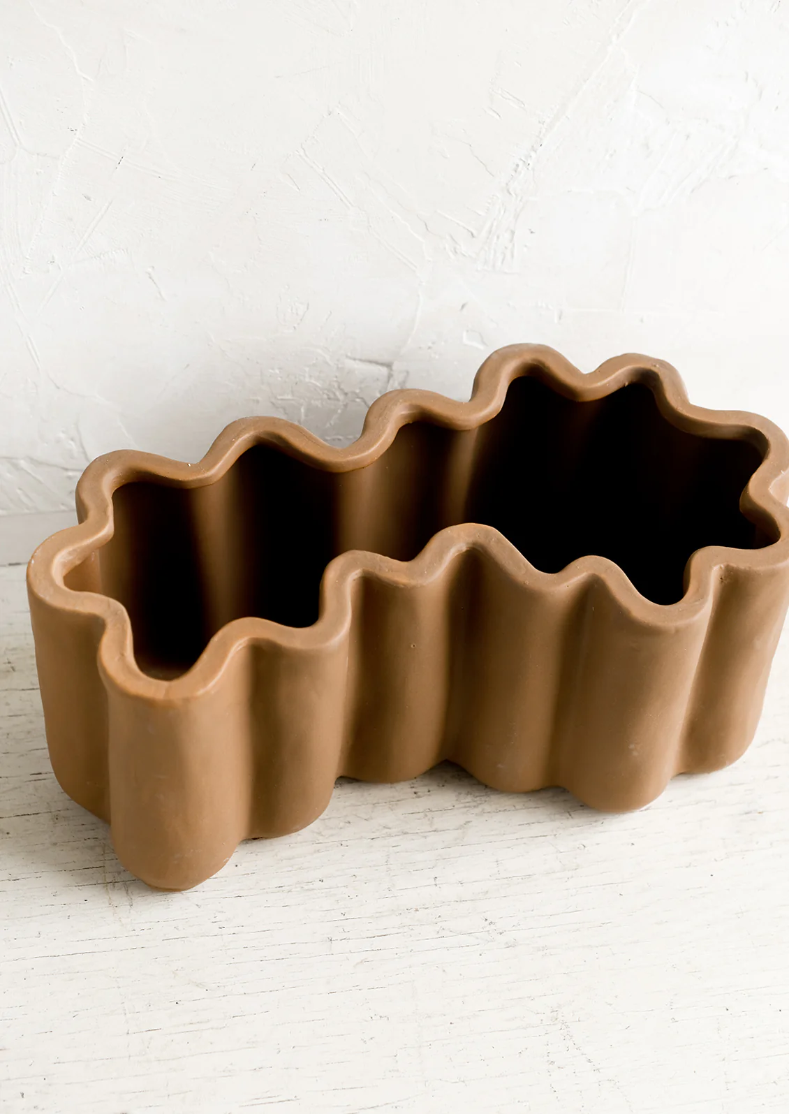 Squiggle Shape Ceramic Planter - Image 3