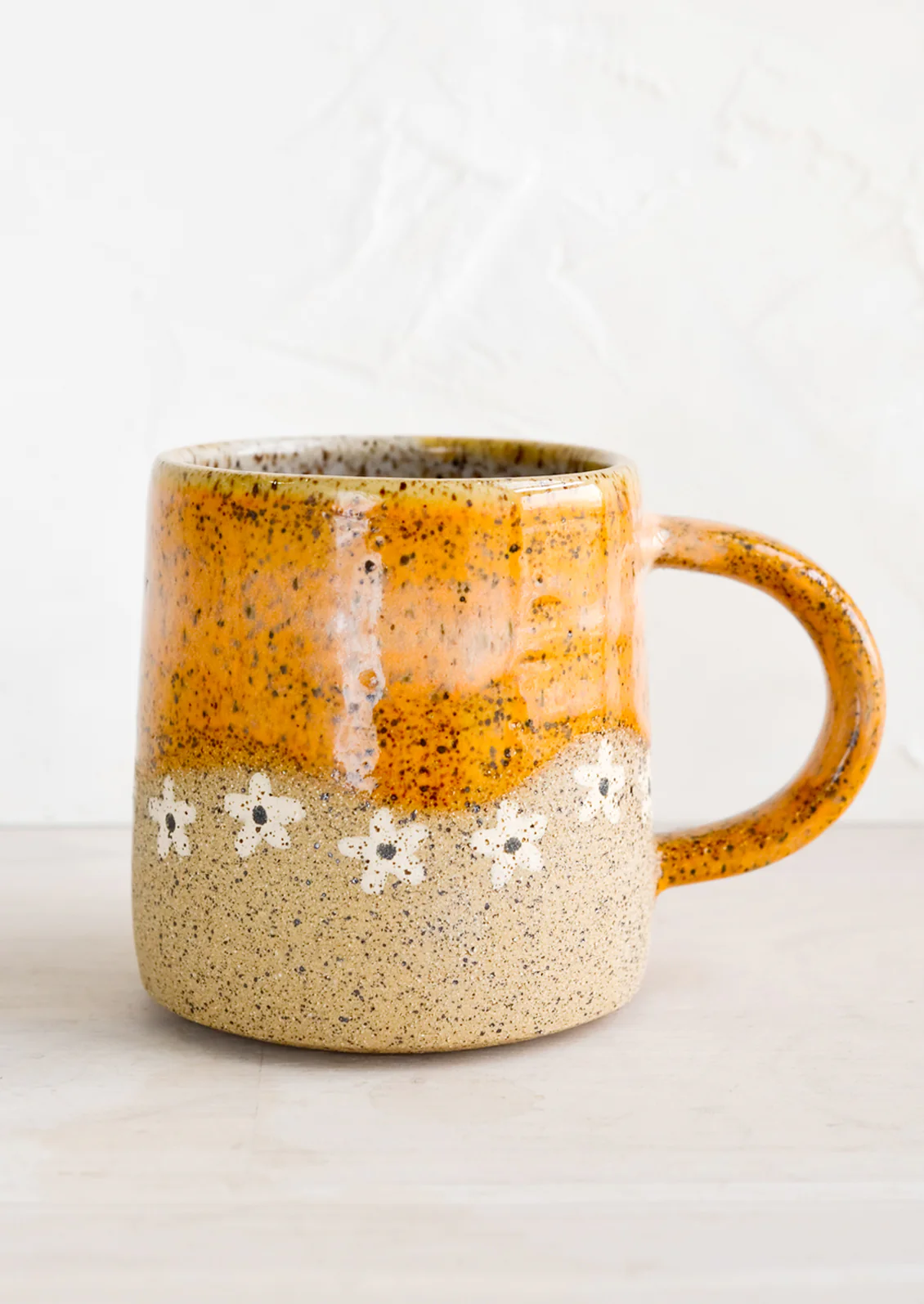 Wavy Daisies Mug - Image 4