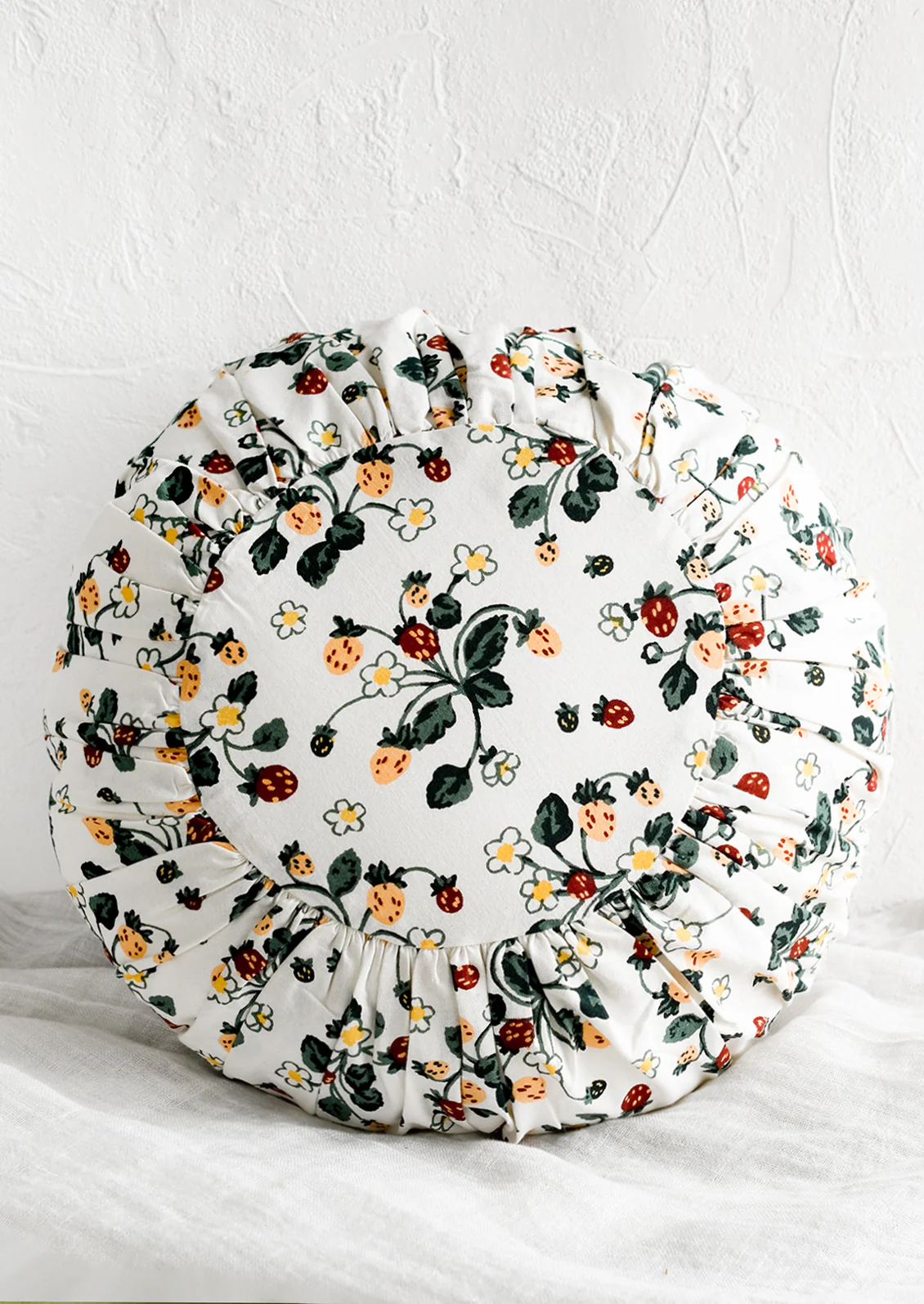 Wild Strawberry Round Pillow